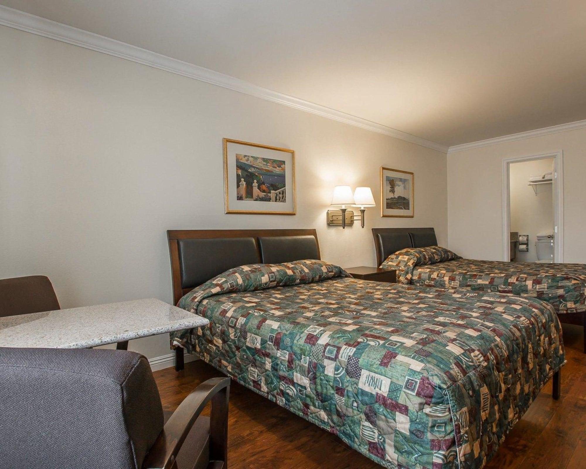 Rodeway Inn Riverside Room photo