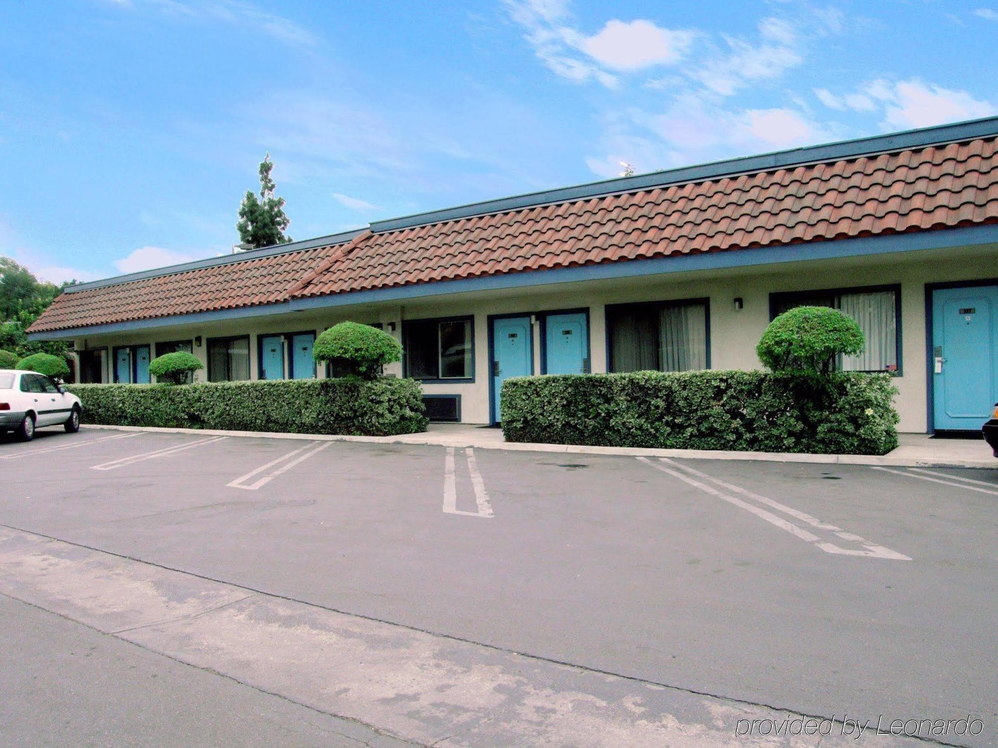 Rodeway Inn Riverside Exterior photo